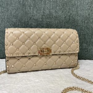 Valentin Garavani Rockstud Crossbody Clutch Bag