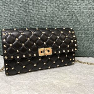 Valentin Garavani Rockstud Crossbody Clutch Bag