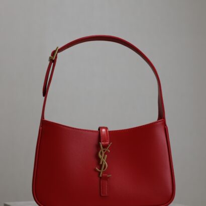 Le 5 à 7 shoulder bag