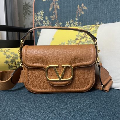 Valentin Garavani Alltime VLogo shoulder bag