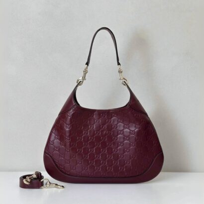 GG B medium Shoulder Bag