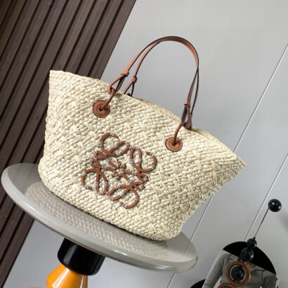 Loe Anagram Basket bag