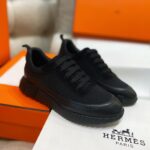 HM Bouncing sneakers