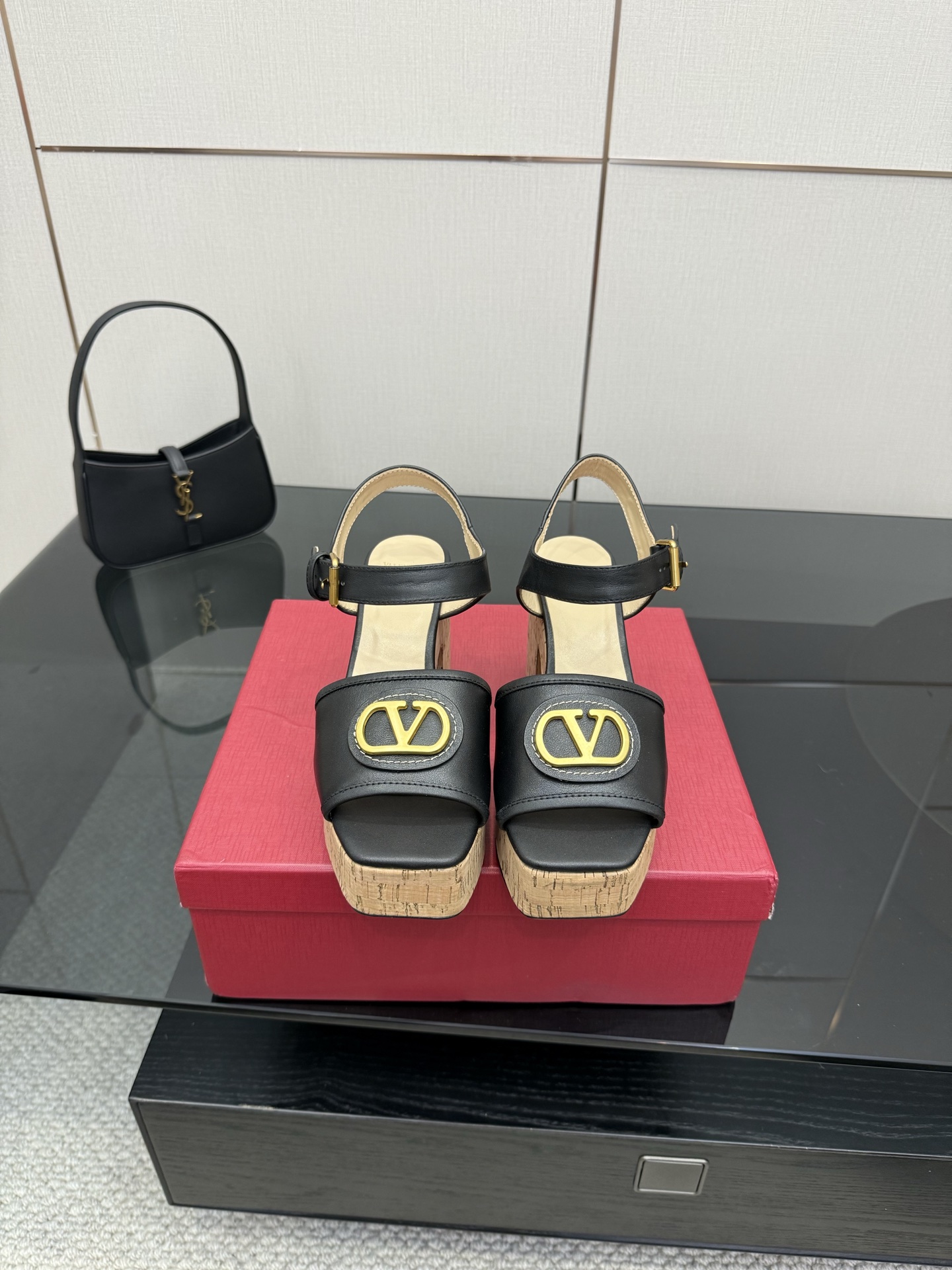 Valentin Garavani VLogo Sandals