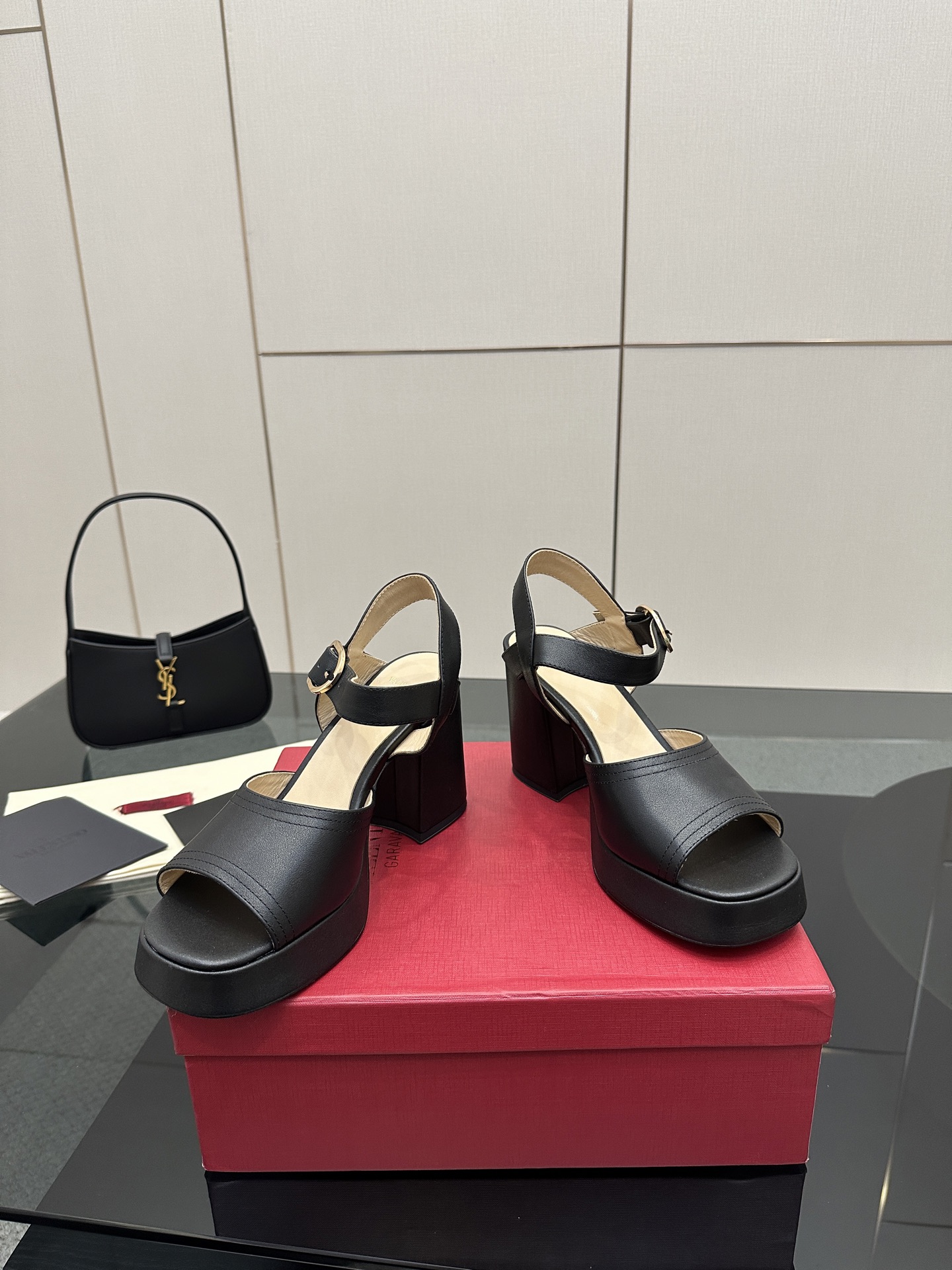 Valentin Garavani VLogo Sandals