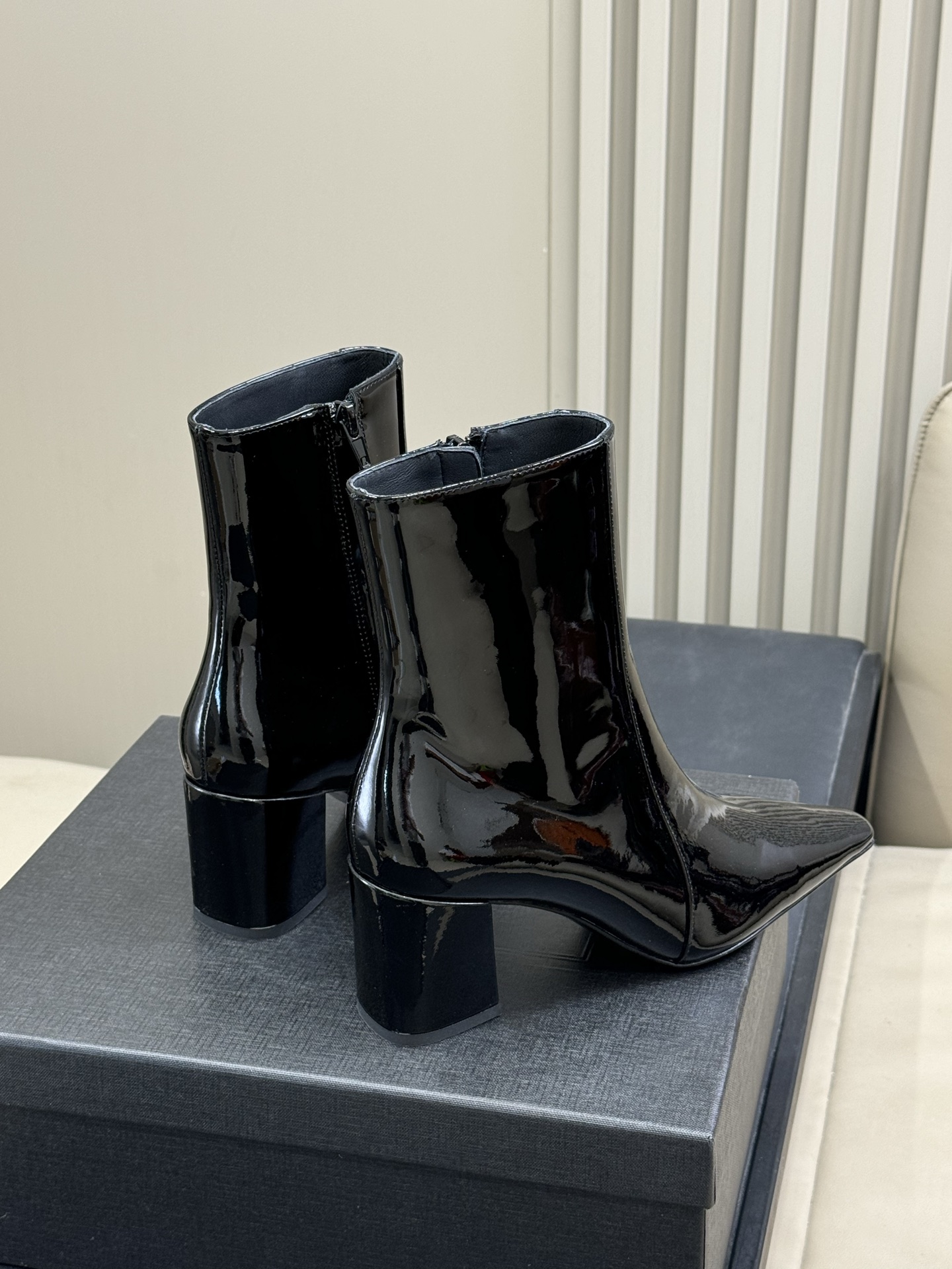 Ysl zipped Boots