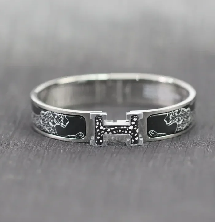Clic Enamel Bangle