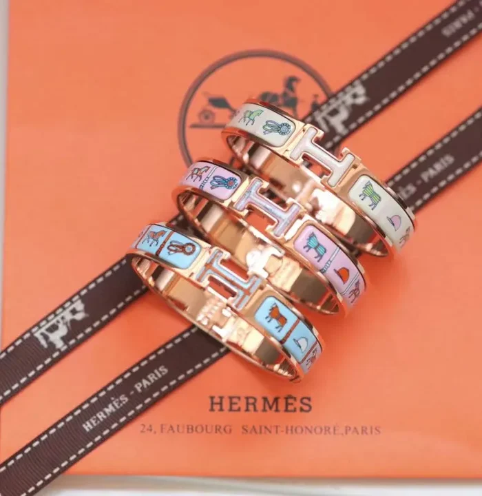 Classic Equestrian Enamel Bangle