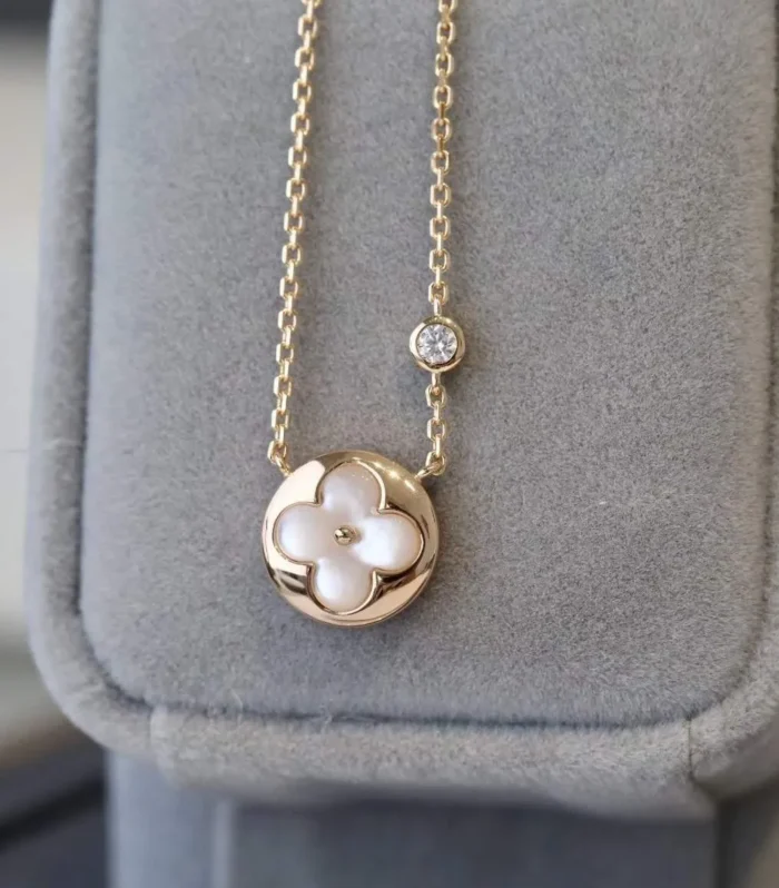 Blossom Clover Diamond Necklace