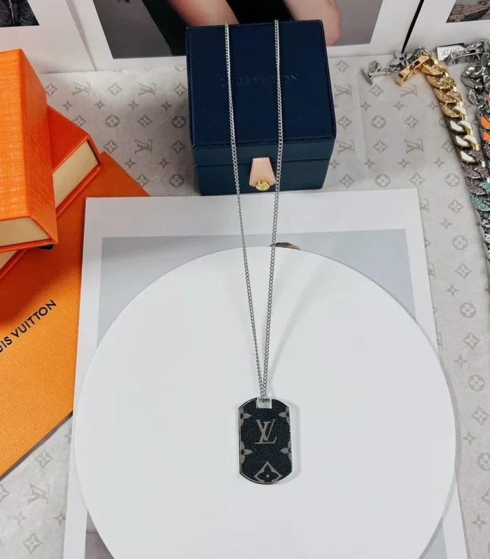 Black Flower Pendant