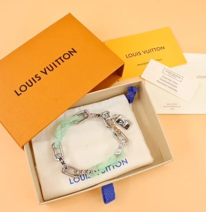 Bamboo Monogram Chain
