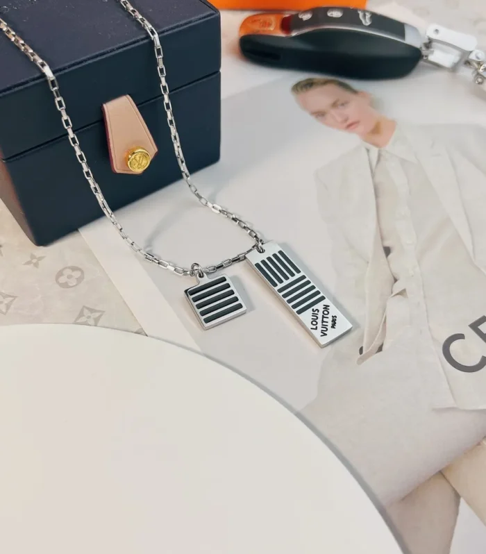 1V Damier Necklace Black