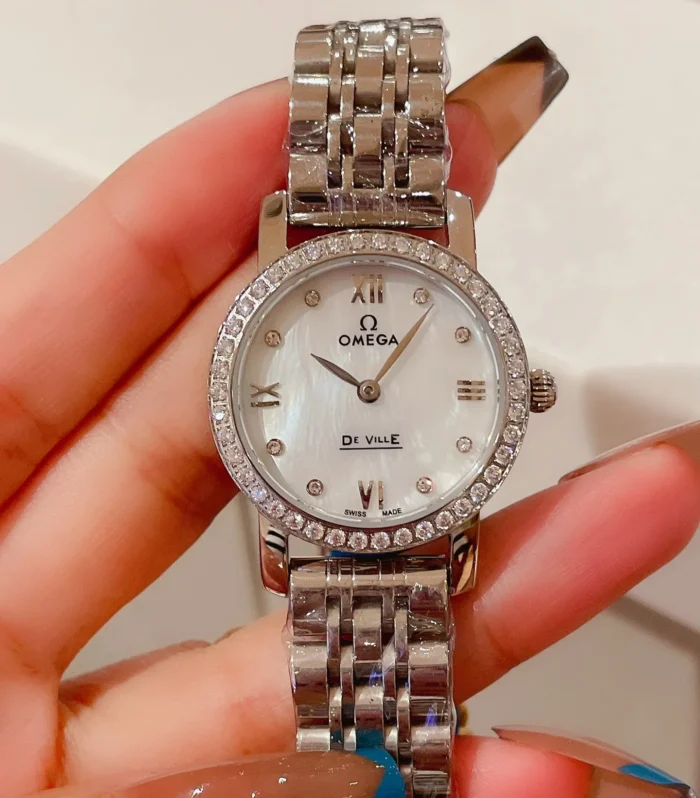 Elegant Pearl Quartz 28mm