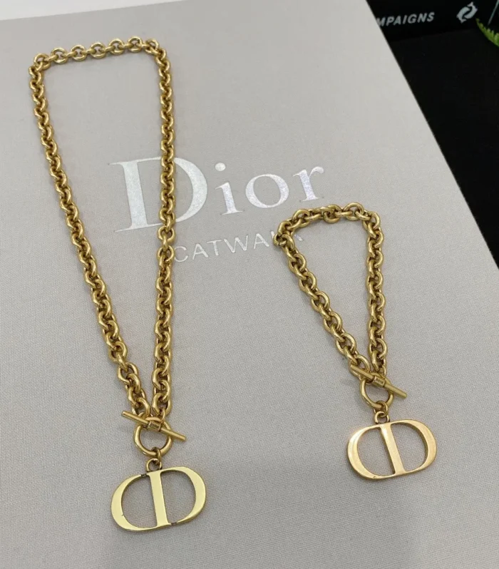 CD Necklace and Bracelet Set