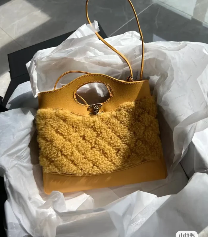 Coco Teddy Mini Wool Bag