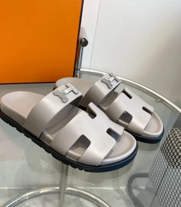 Chypre Sandal Gray Leather