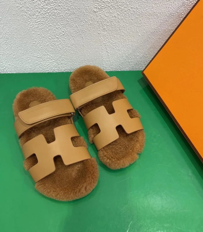 Chypre Sandal Gold shearling insole Gold goatskin lining