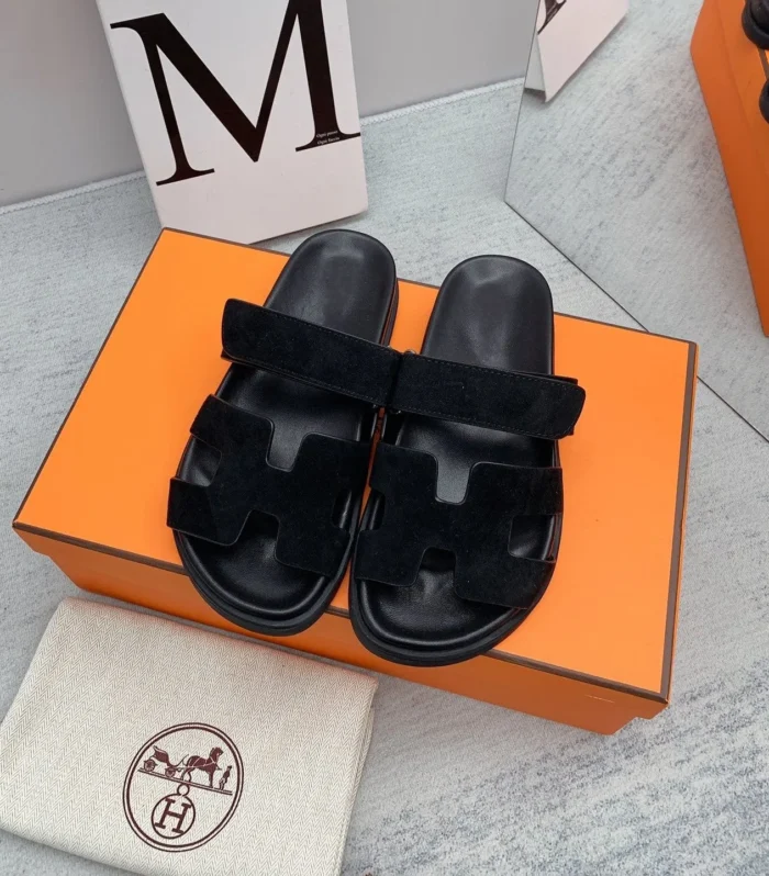 Chypre Sandal Black velvet lining