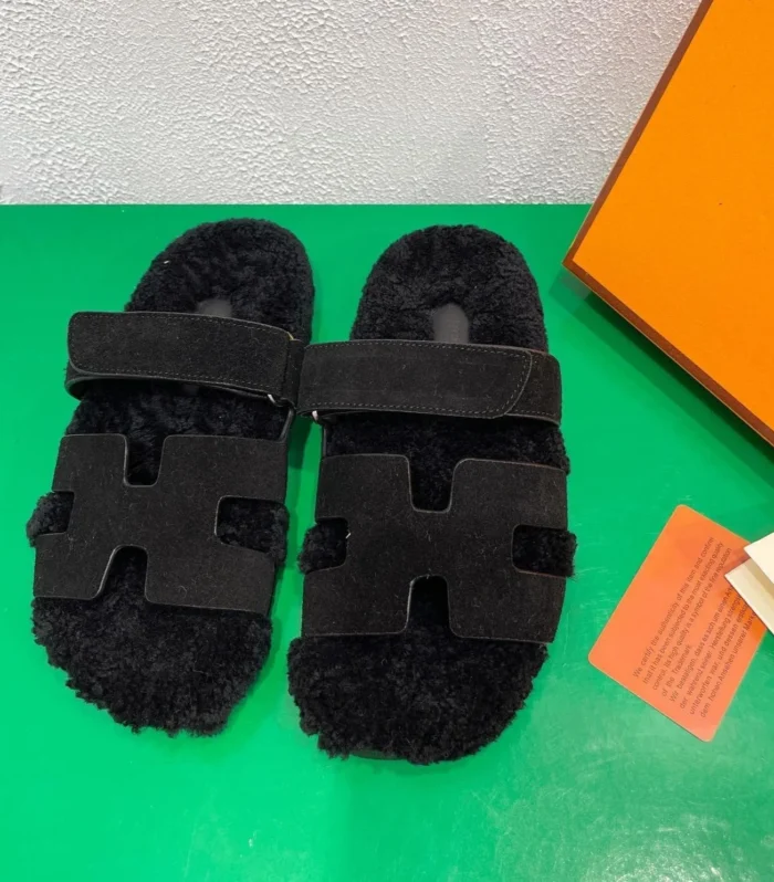 Chypre Sandal Black shearling insole Black Velvet leather lining