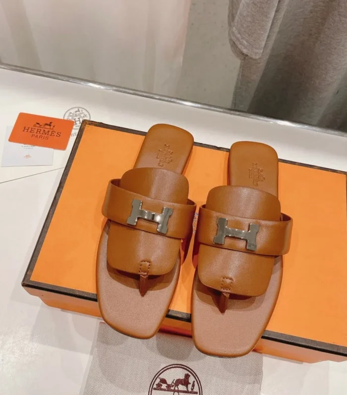 CLASSIC H BUCKLE SANDALS CARAMEL LAMBSKIN