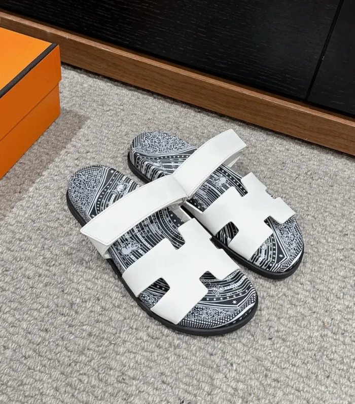 CHYPRE SANDAL WHITE CALFSKIN UNIQUE