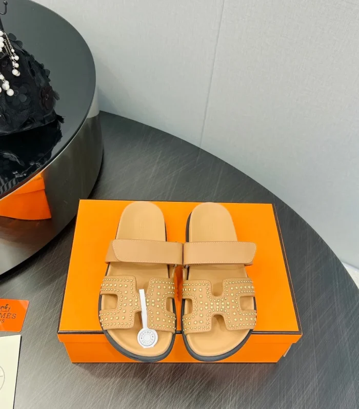 CHYPRE SANDAL LIGHT ORANGE CALFSKIN STYLIZED