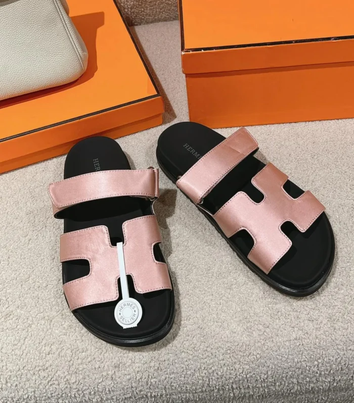 CHYPRE SANDAL BLACK MIX PASTEL PINK CALFSKIN