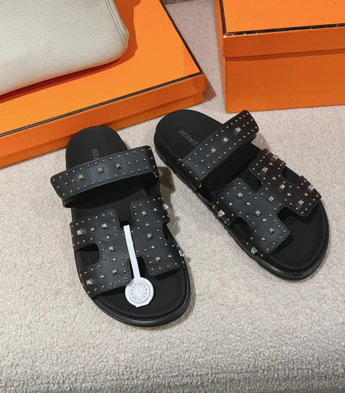 CHYPRE SANDAL BLACK CALFSKIN ATTACH CRYSTALS