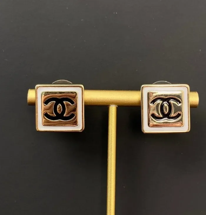 CC SQUARE GOLD BLACK STUD EARRINGS
