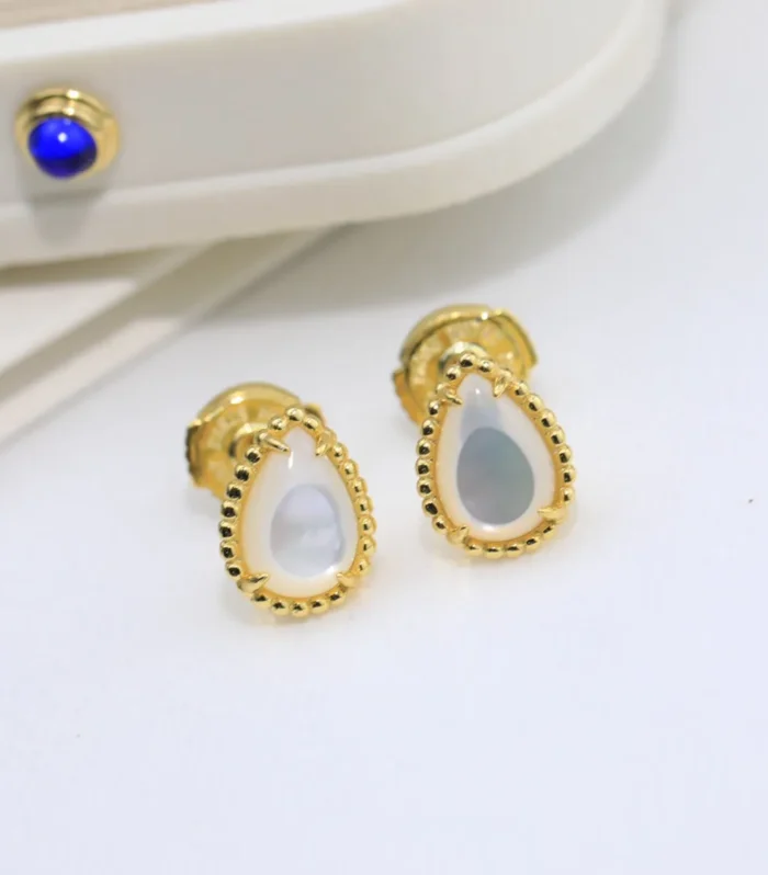 BOHEME MOP GOLD STUD EARRINGS