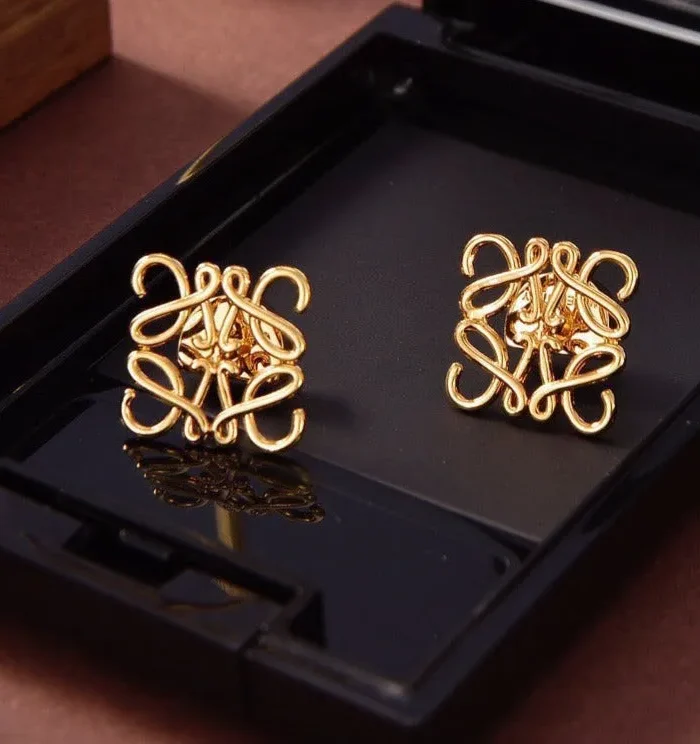 ANAGRAM LARGE STUD GOLD EARRINGS