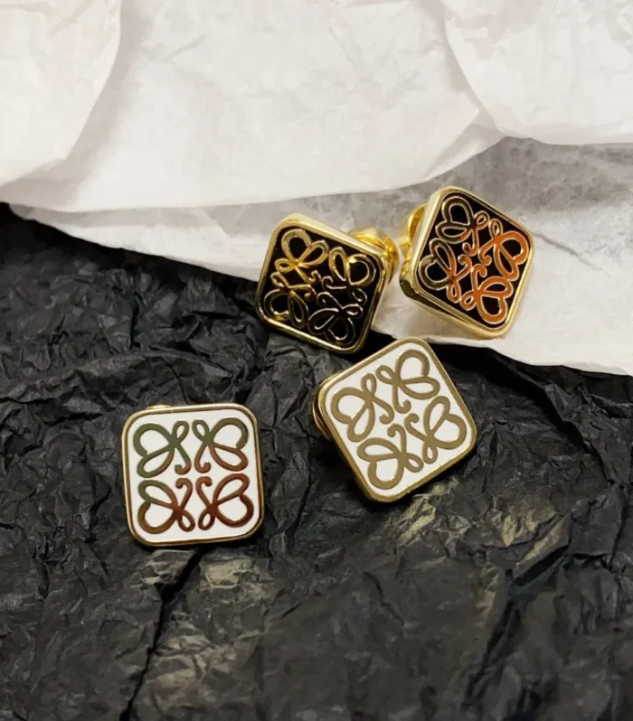 ANAGRAM GOLD STUD SQUARE EARRINGS