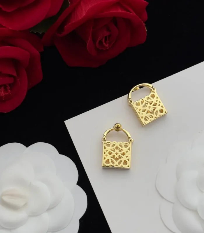 ANAGRAM BAG GOLD STUD EARRINGS