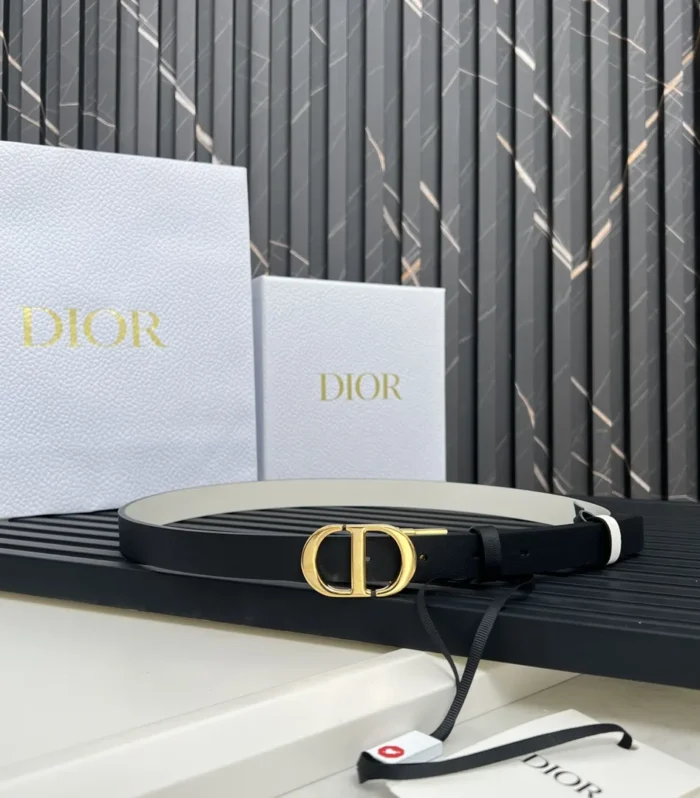 30 Montaigne Reversible Belt