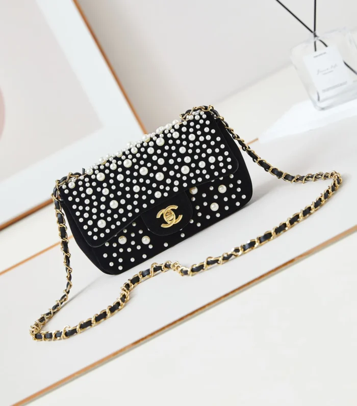 Classic Flap Velvet Pearl