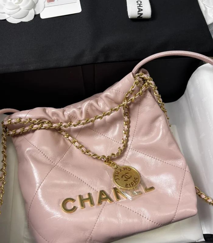 Classic Flap Mini Leather