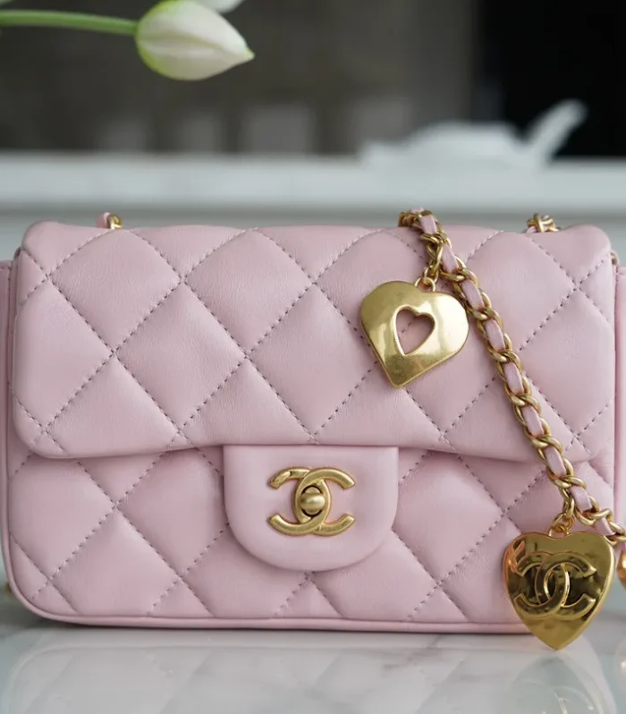Classic Flap Mini Heart Pink