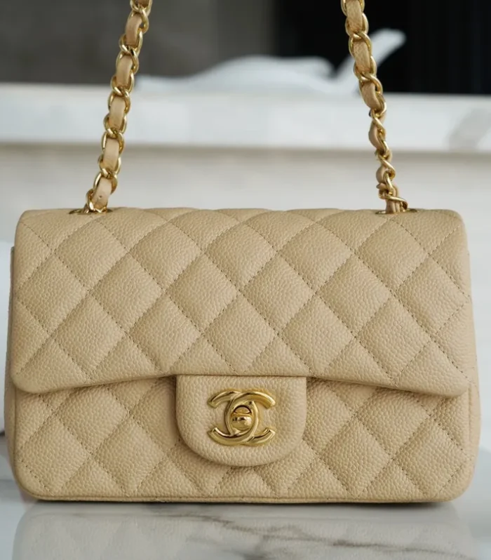 Classic Flap Mini Almond