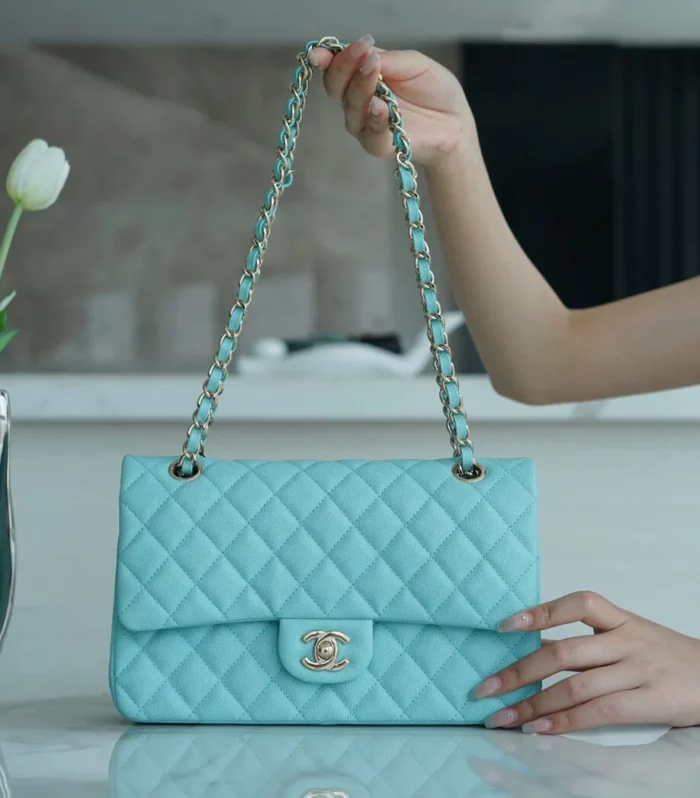 Classic Flap Medium Tiffany Blue