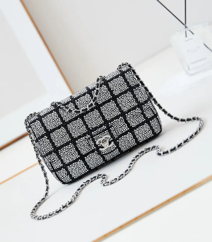Classic Flap Medium Houndstooth