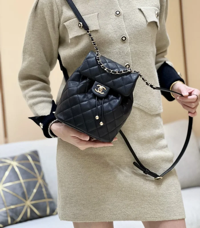 Classic Flap Body Bag