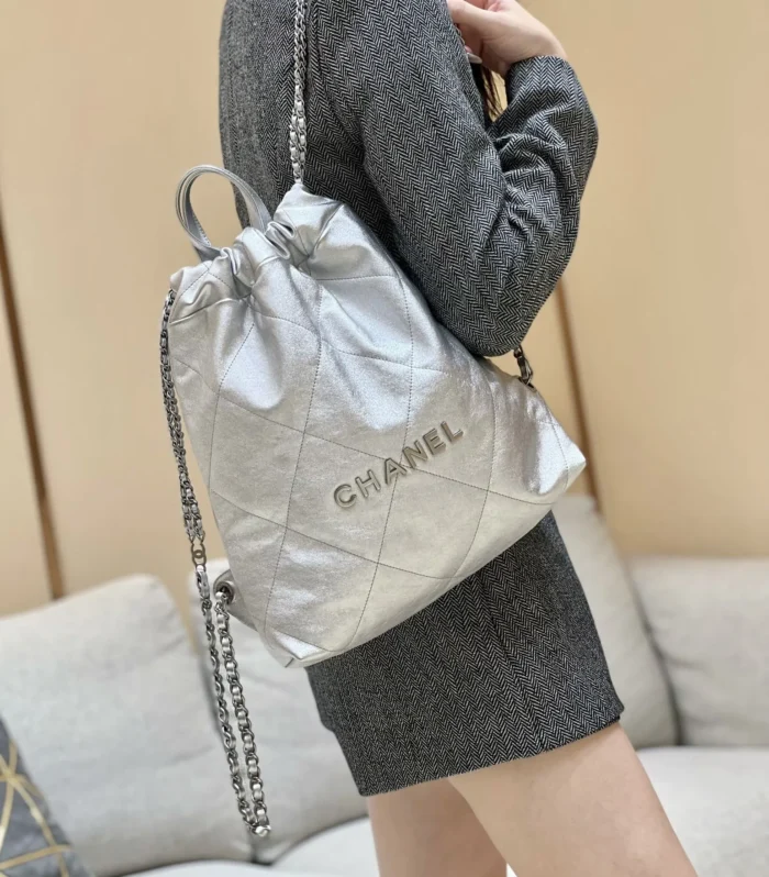 Classic Flap Body Bag
