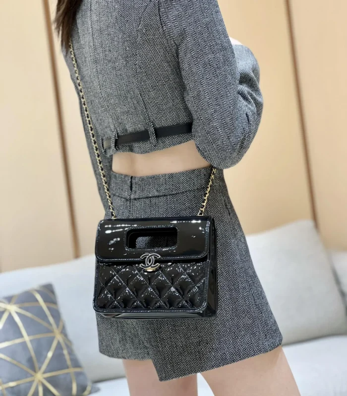 Classic Flap Body Bag