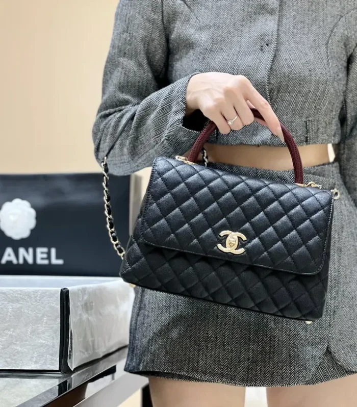 Classic Flap Body Bag