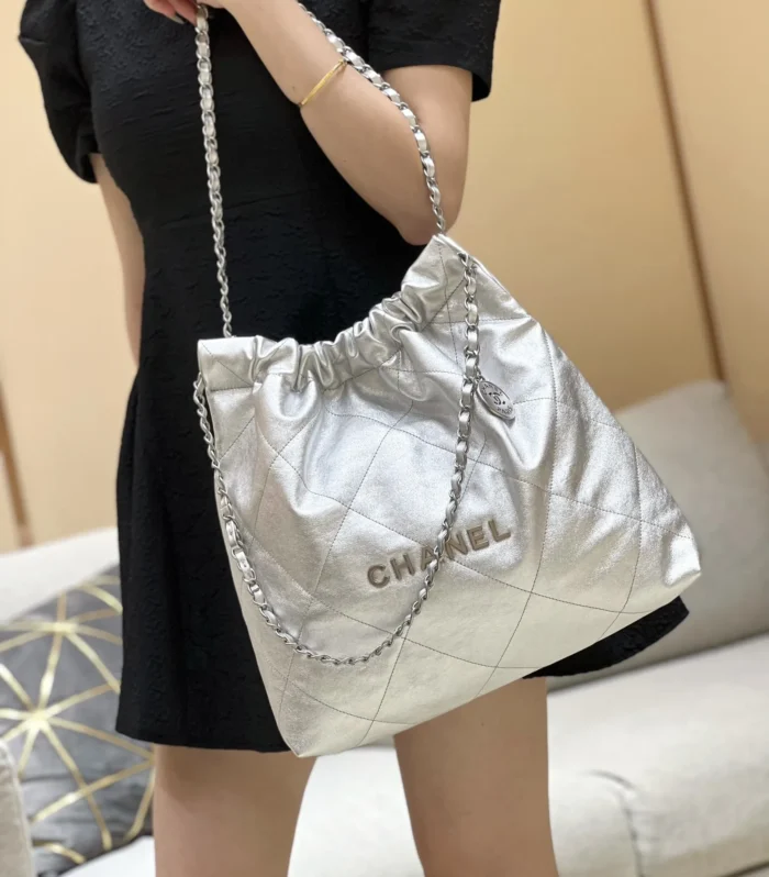 Classic Flap Body Bag