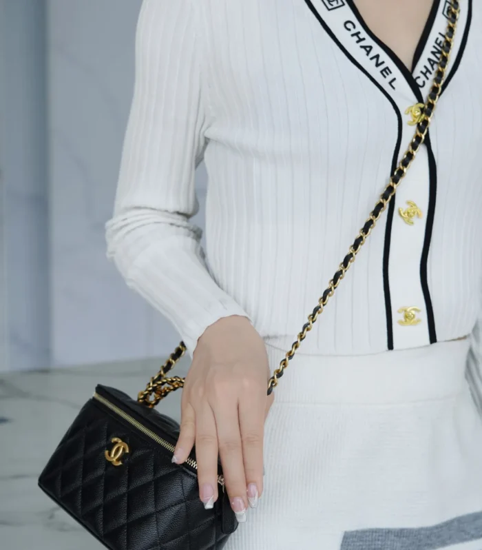 Classic Flap Black