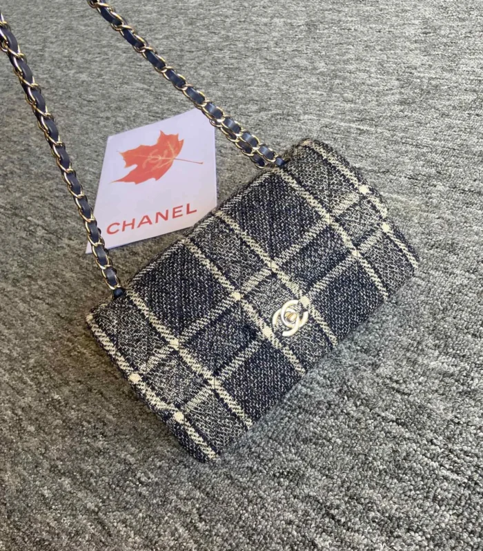Classic Flap Bag 25cm