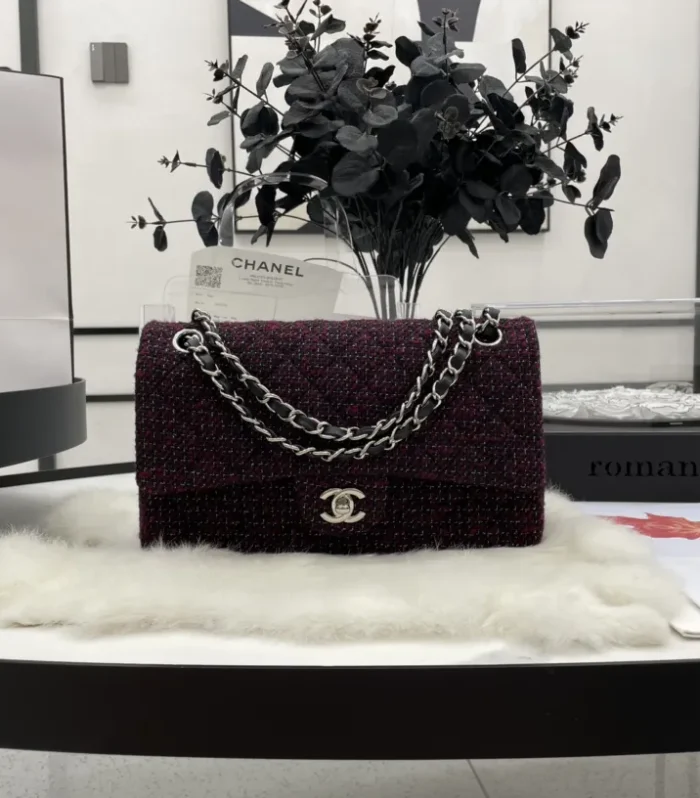 Classic Flap Bag 25cm