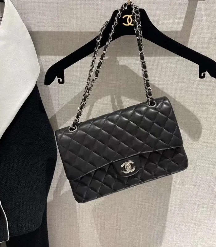 Classic Flap Bag 25cm