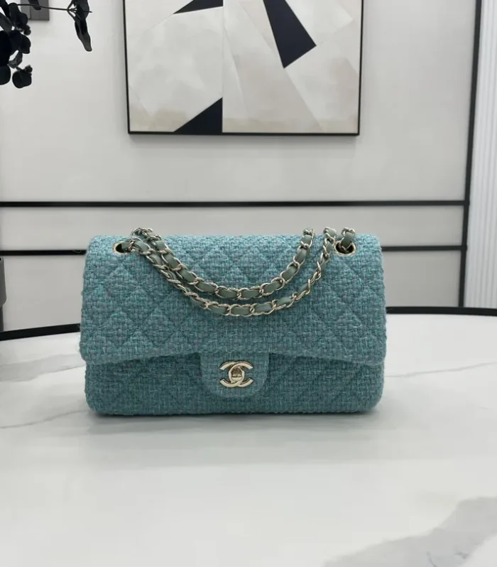 Classic Flap Bag 25cm
